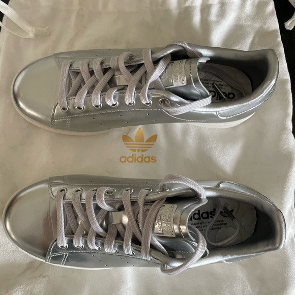 Stan Smith Adidas silver leather sneakers - Picture 2 of 8
